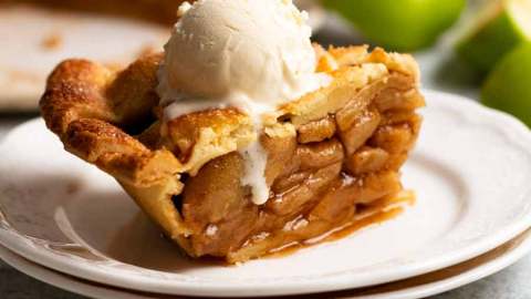 St. Catharines ON McDonald's Baked Apple Pie [270.0 Cals]