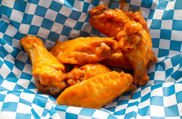 St. Catharines ON Right Wingers Pizza & Wings Wings (1 lb)