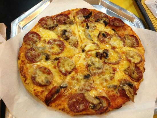 St. Catharines ON The Manhattan Bar & Grill Manhattan Meat Lovers Pizza