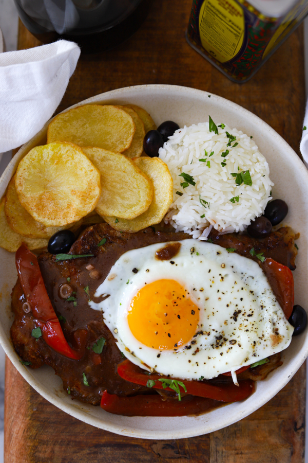 Oshawa Divino Churrasco Bitoque (Steak and Egg)