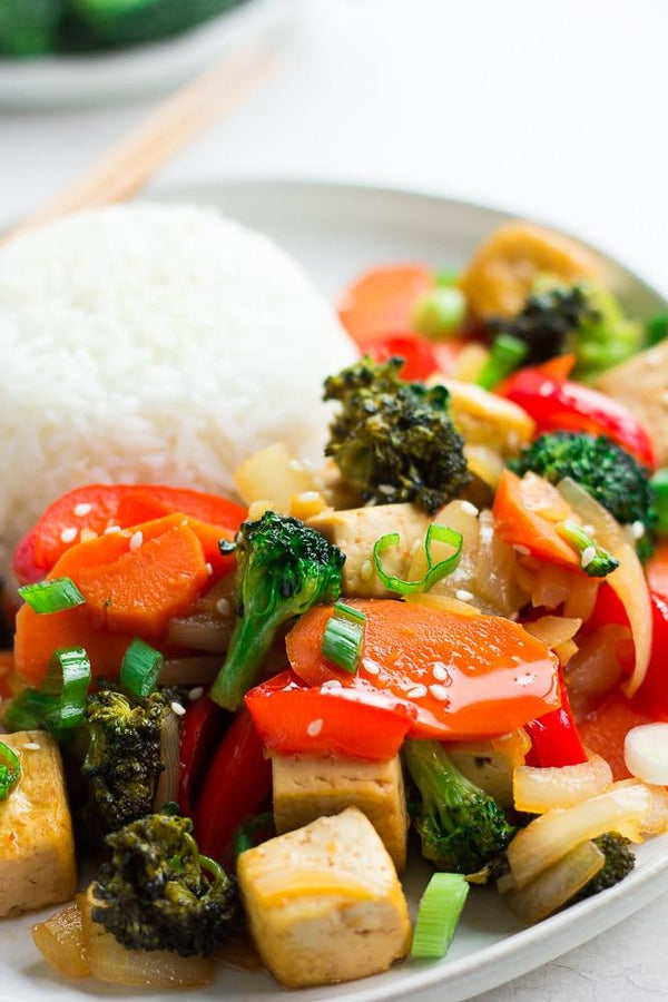 Pho Tasty Vegetable Stir-Fried With Tofu And Steamed Rice