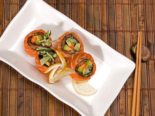 Oshawa Azian Cuisine Salmon Sashimi Salad Roll (4 pcs)