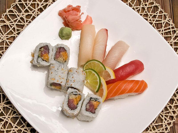 Oshawa Azian Cuisine Sushi and Maki (raw fish)