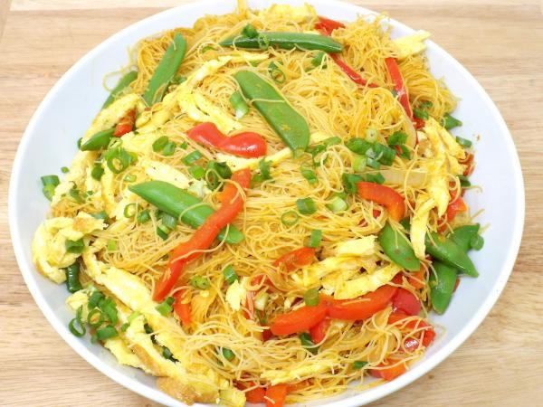 Oshawa Azian Cuisine Singapore Fried Vermicelli  (with egg)  Vegetable